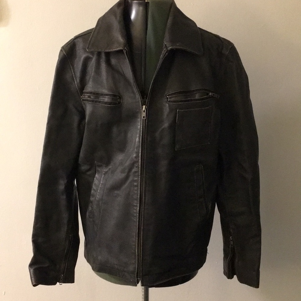 Men’s brown leather jacket